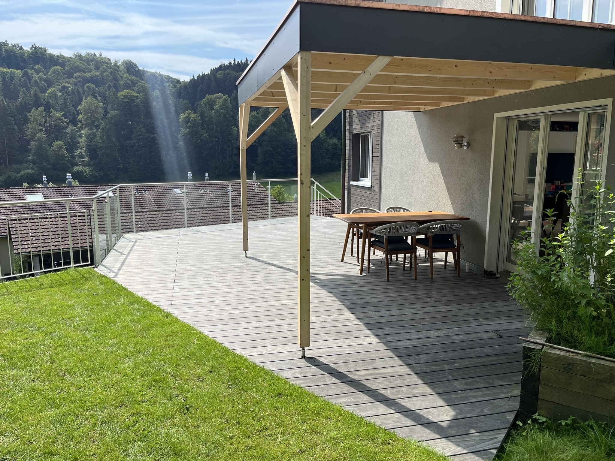 Terrasse aus Accoya Color Grey Holz